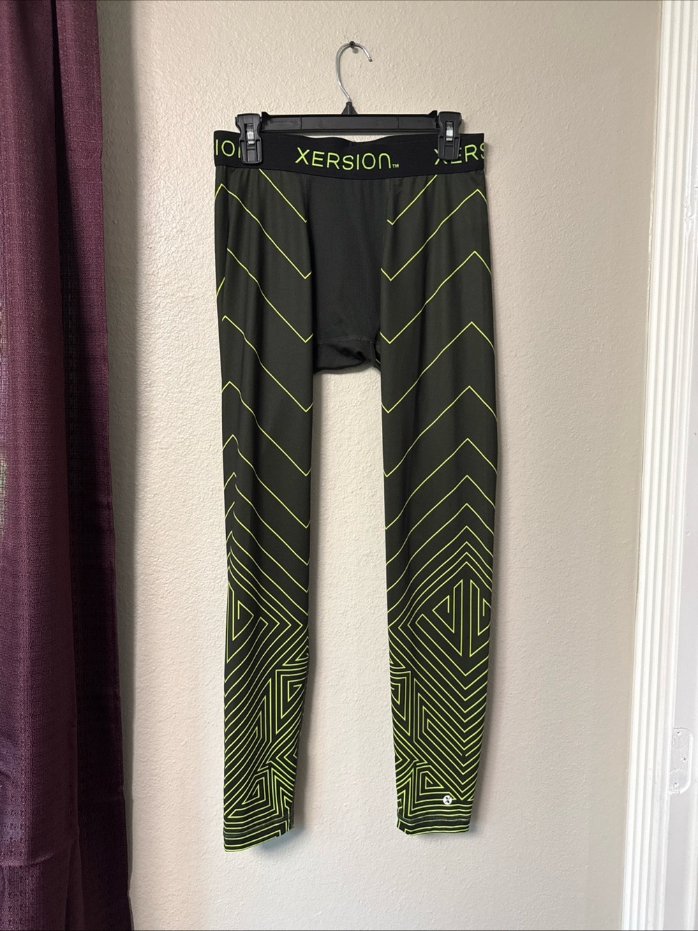 B4/1 Xersion Men’s Athletic Compression Leggings Size Large